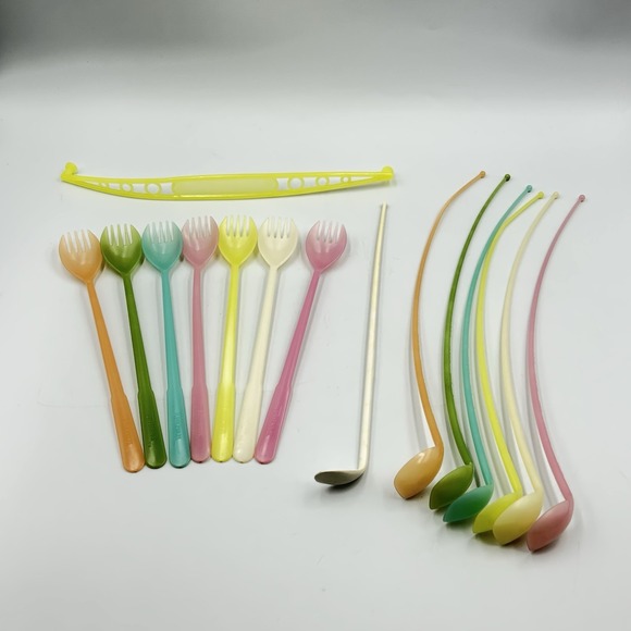 Tupperware Sporks #175, Iced Tea Spoons #165 & Beverage Buddy Handle #593-8 - Picture 1 of 14